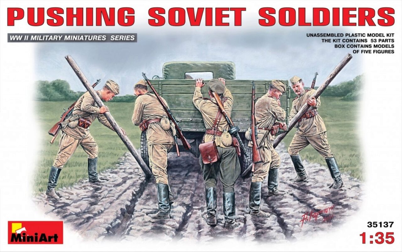 Miniart 35137 1:35 Pushing Soviet Soldiers