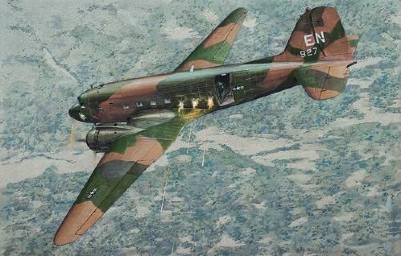 RODEN - Douglas AC-47 D Spooky USAF 1968 Modell-Bausatz - 1:144 NEU OVP tipp - Bild 4