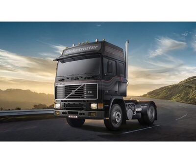 Italeri 510003923 1:24 Volvo F-16 Globetrotter - Bild 7